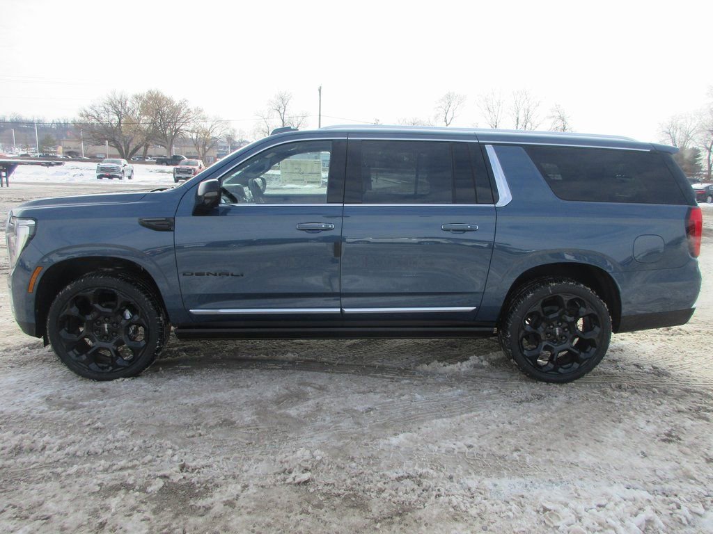 New 2026 GMC Yukon XL Denali w/ Denali Reserve Package image 8