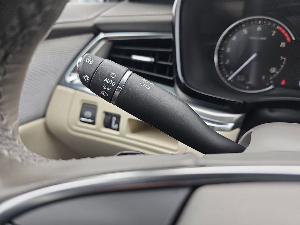 Used 2020 Cadillac XT5 Premium Luxury w/ LPO, Floor Liner Package image 30