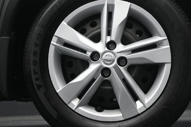 Certified 2025 Nissan Kicks Play S FWD image 9