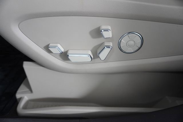 Used 2022 Lincoln Nautilus Reserve w/ Equipment Group 201A image 21