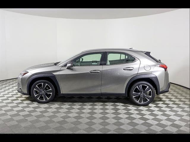 Certified 2022 Lexus UX 200 w/ Accessory Package (Z1) FWD image 1