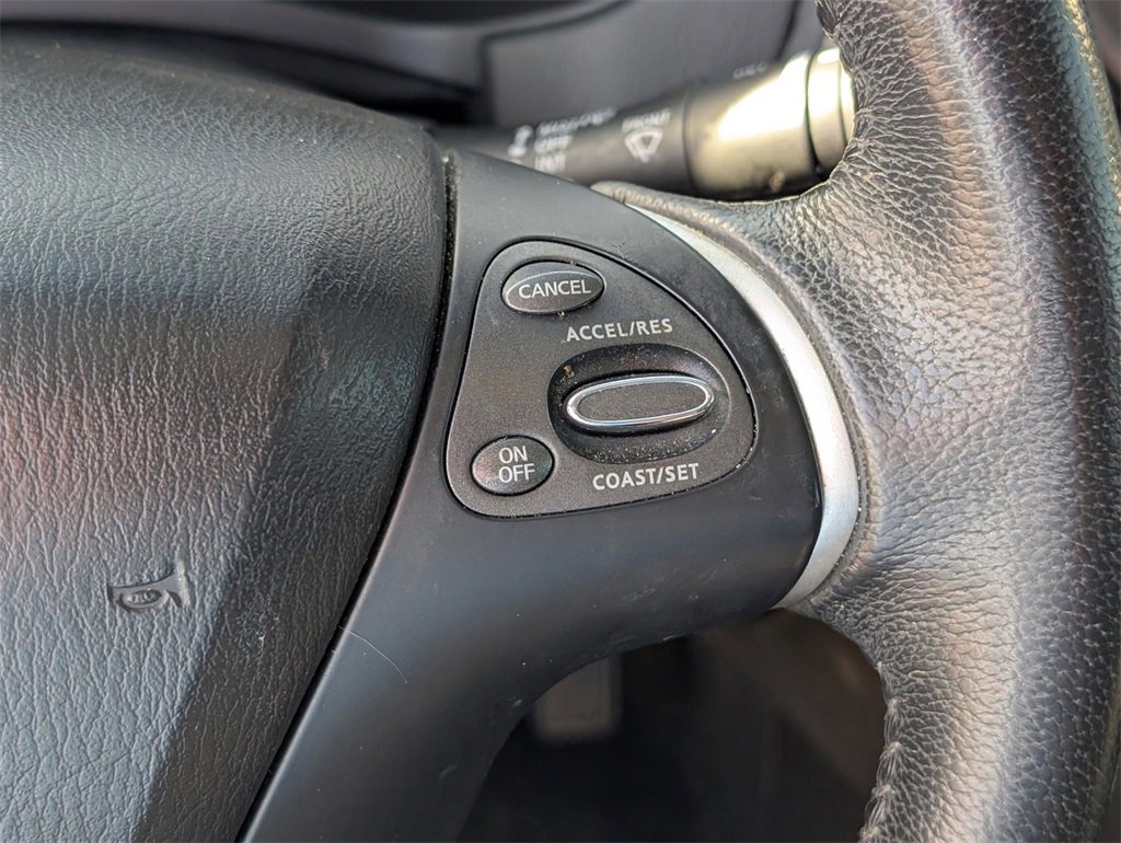 Used 2015 Nissan Pathfinder SV image 20