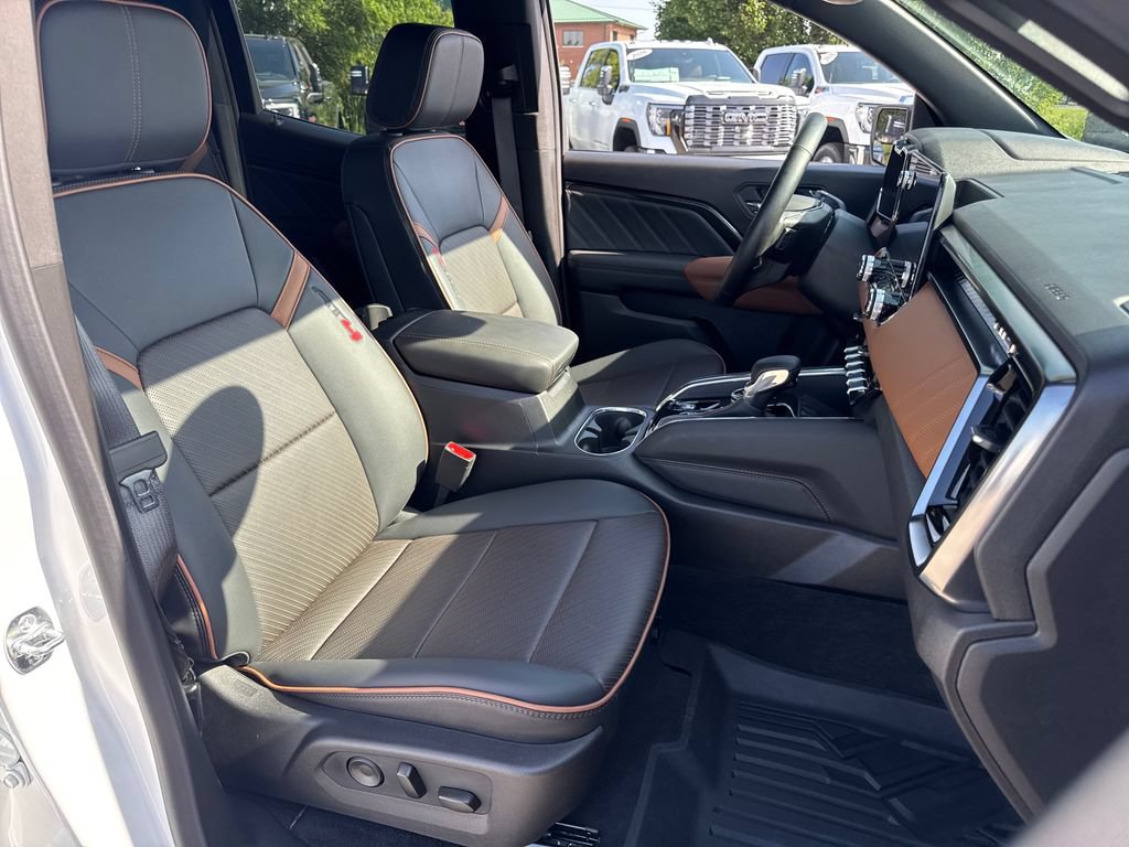 Used 2026 GMC Canyon AT4 w/ AT4 Premium Package AWD/4WD image 11