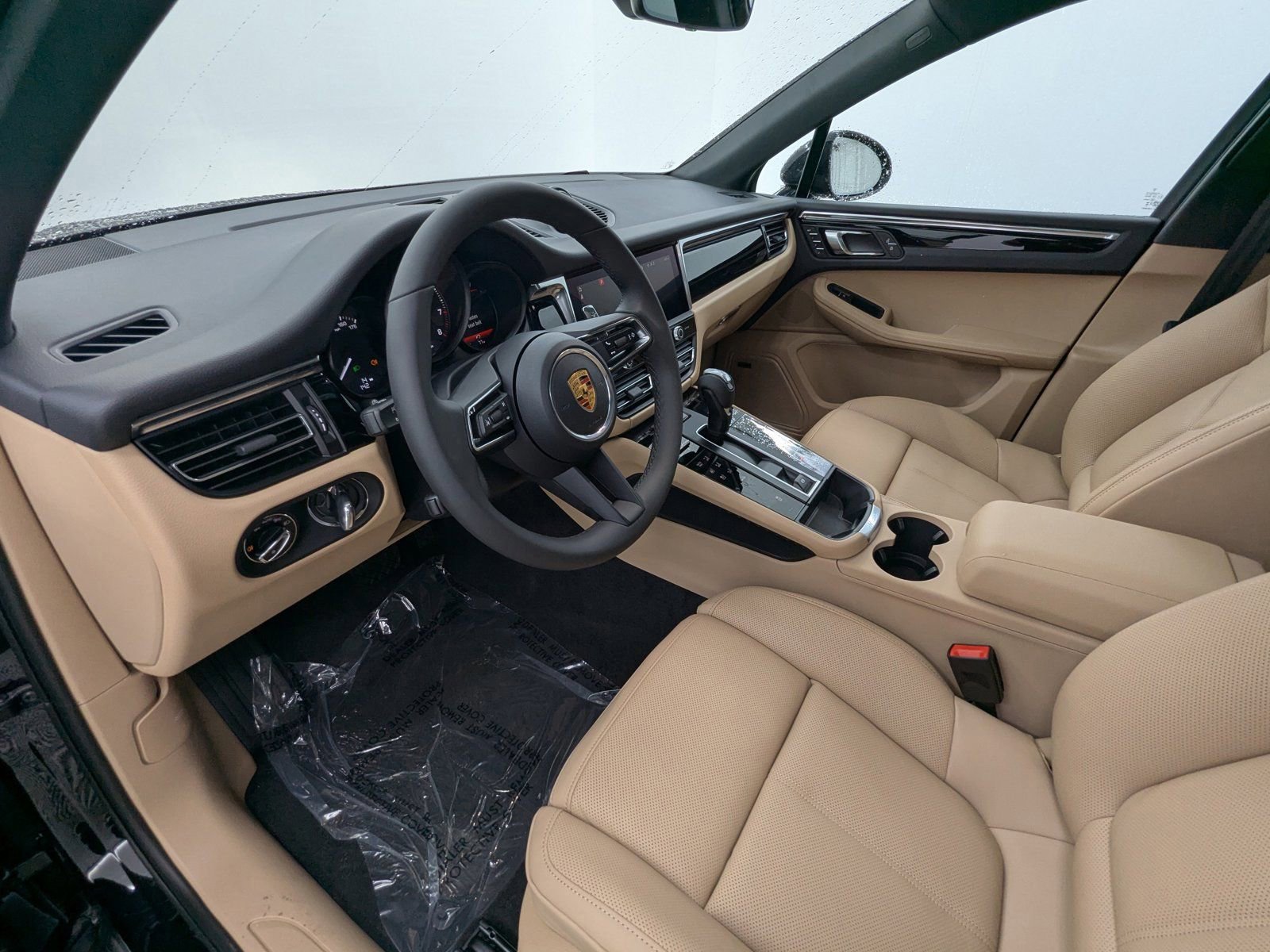 New 2026 Porsche Macan image 4