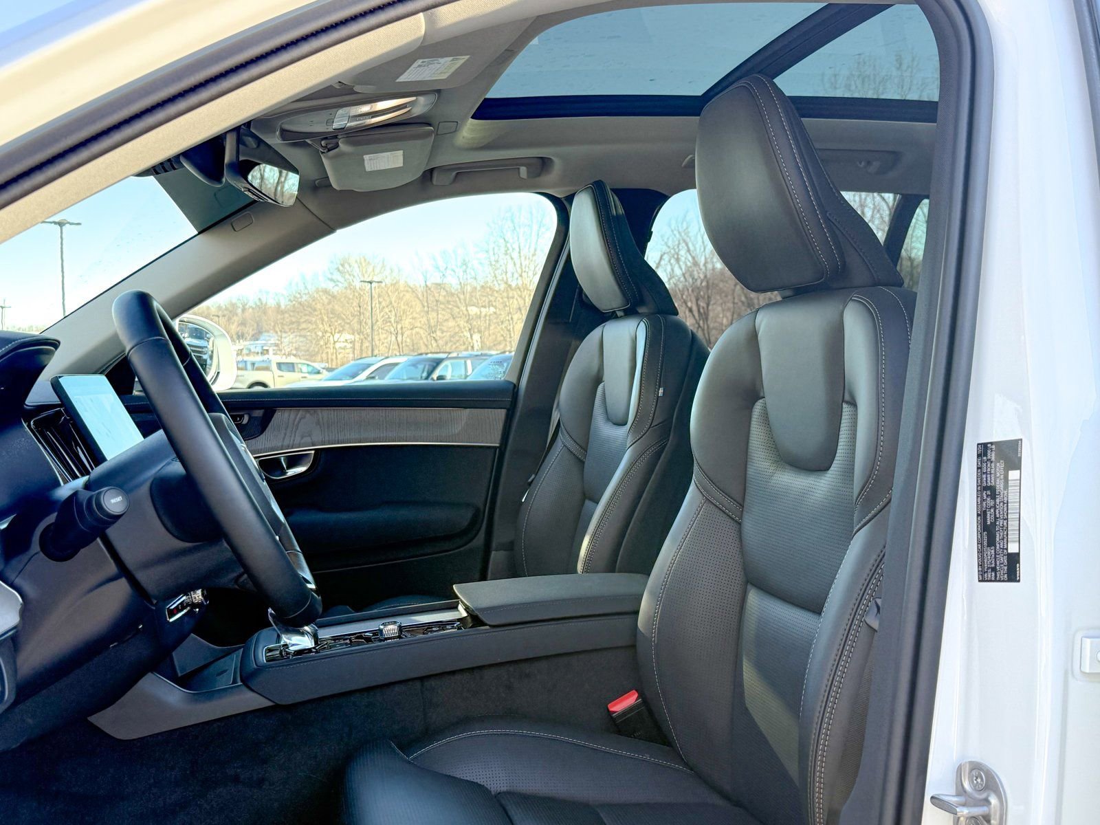 Used 2025 Volvo XC90 T8 Ultra w/ Protection Package AWD/4WD image 17