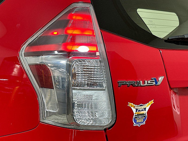 Used 2016 Toyota Prius V Three image 32