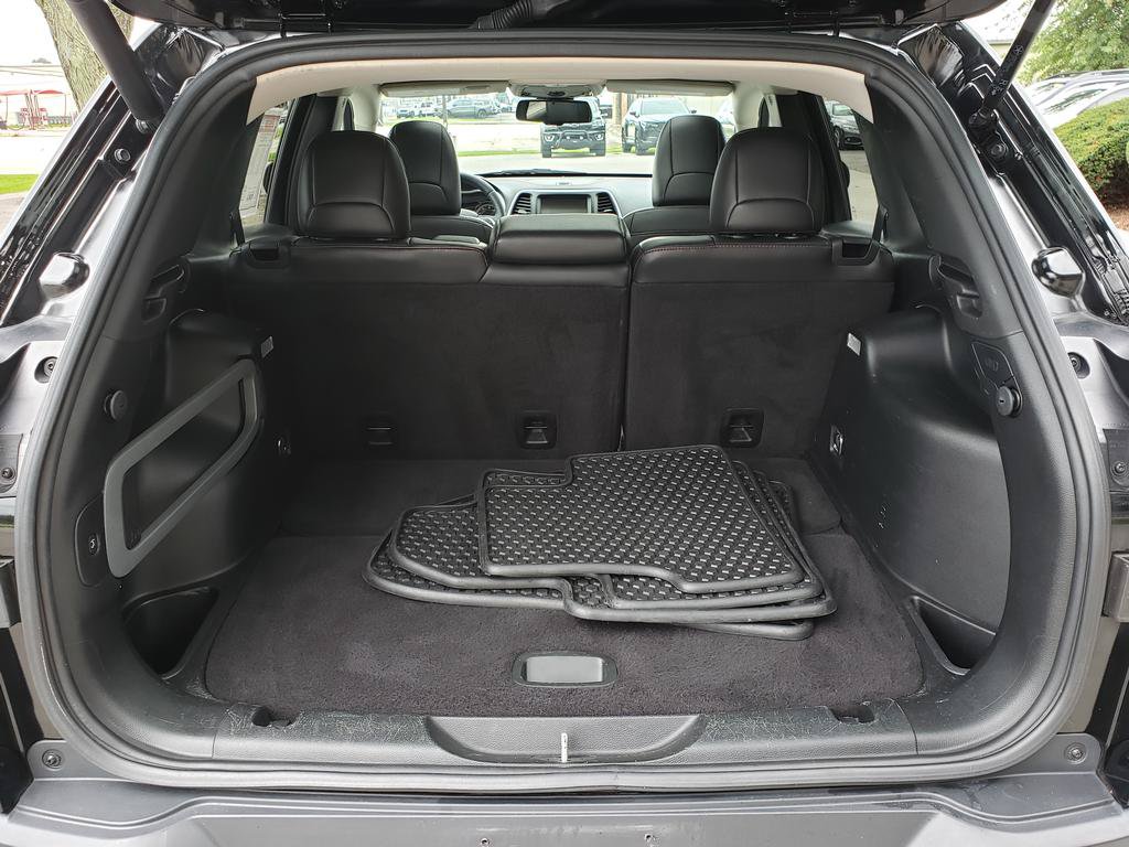 Used 2017 Jeep Cherokee Trailhawk AWD/4WD image 15