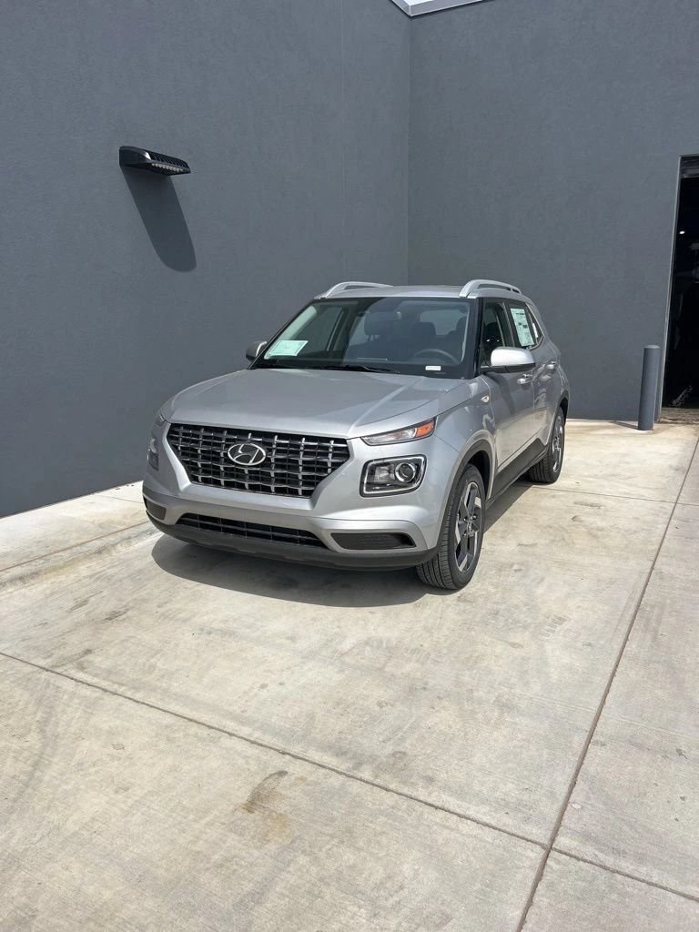 New 2026 Hyundai Venue SEL FWD image 1