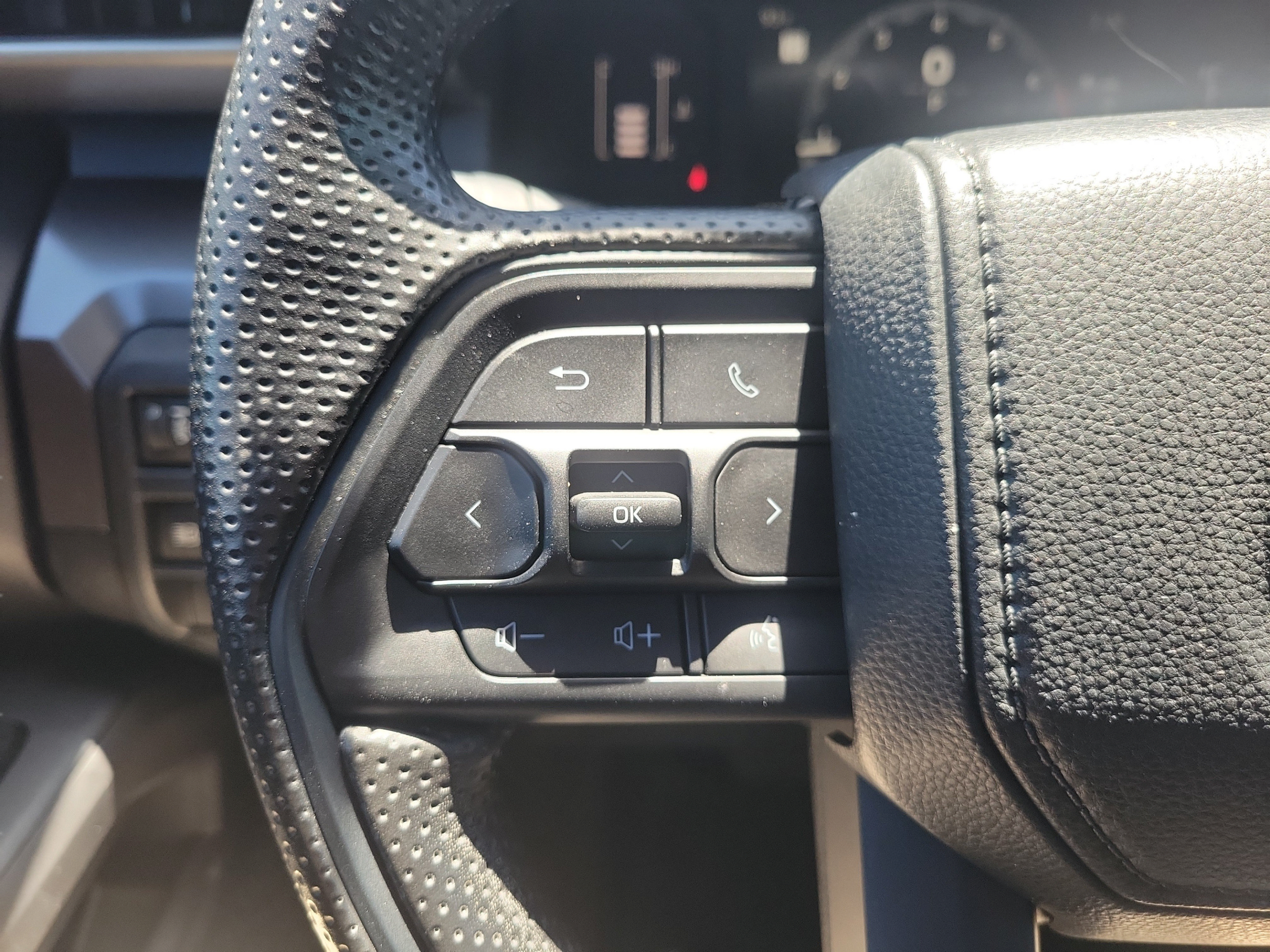 Used 2024 Toyota Tacoma SR5 AWD/4WD image 29