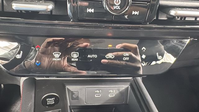 New 2026 Nissan Kicks SR w/ Cold Weather Package image 27