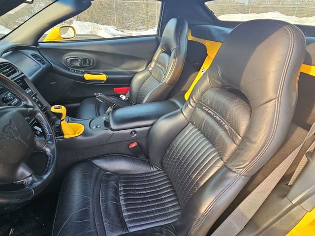 Used 2003 Chevrolet Corvette Convertible w/ Preferred Equipment Group1 image 17