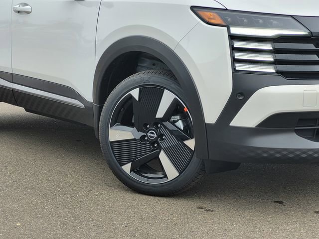New 2026 Nissan Kicks SR w/ SR Premium Package image 2