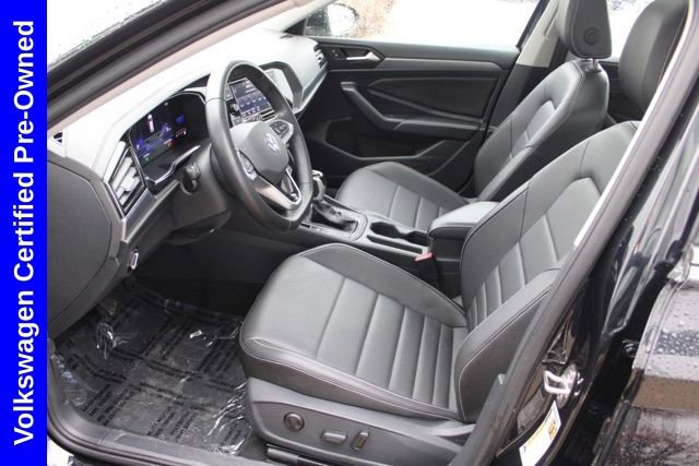 Used 2024 Volkswagen Jetta SE image 14