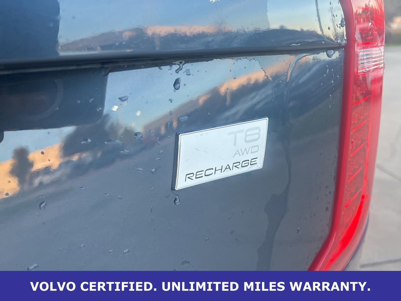 Certified 2024 Volvo XC90 T8 Ultimate w/ Protection Package Premier image 9