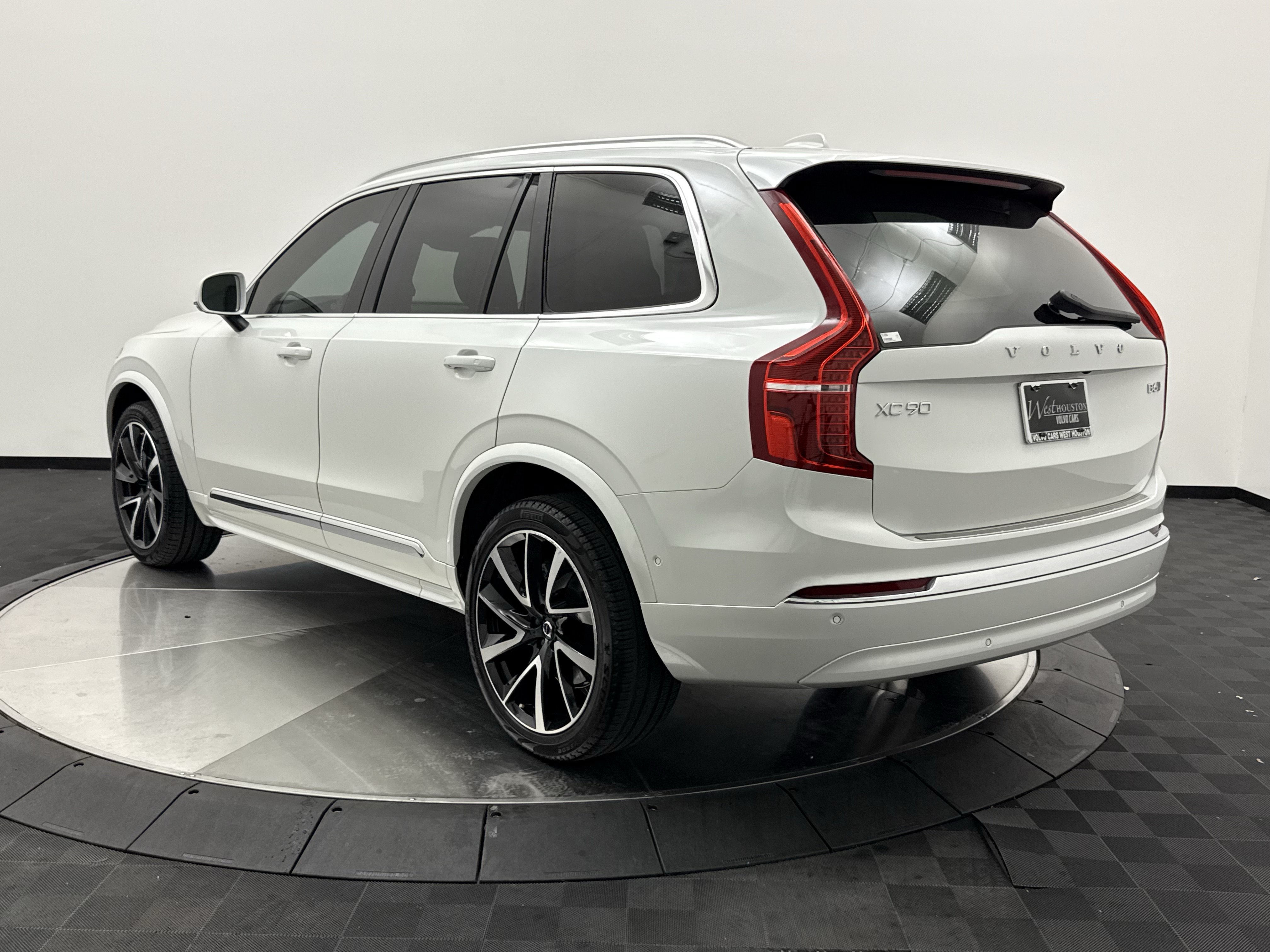 Certified 2024 Volvo XC90 B6 Plus w/ Protection Package Premier AWD/4WD image 5