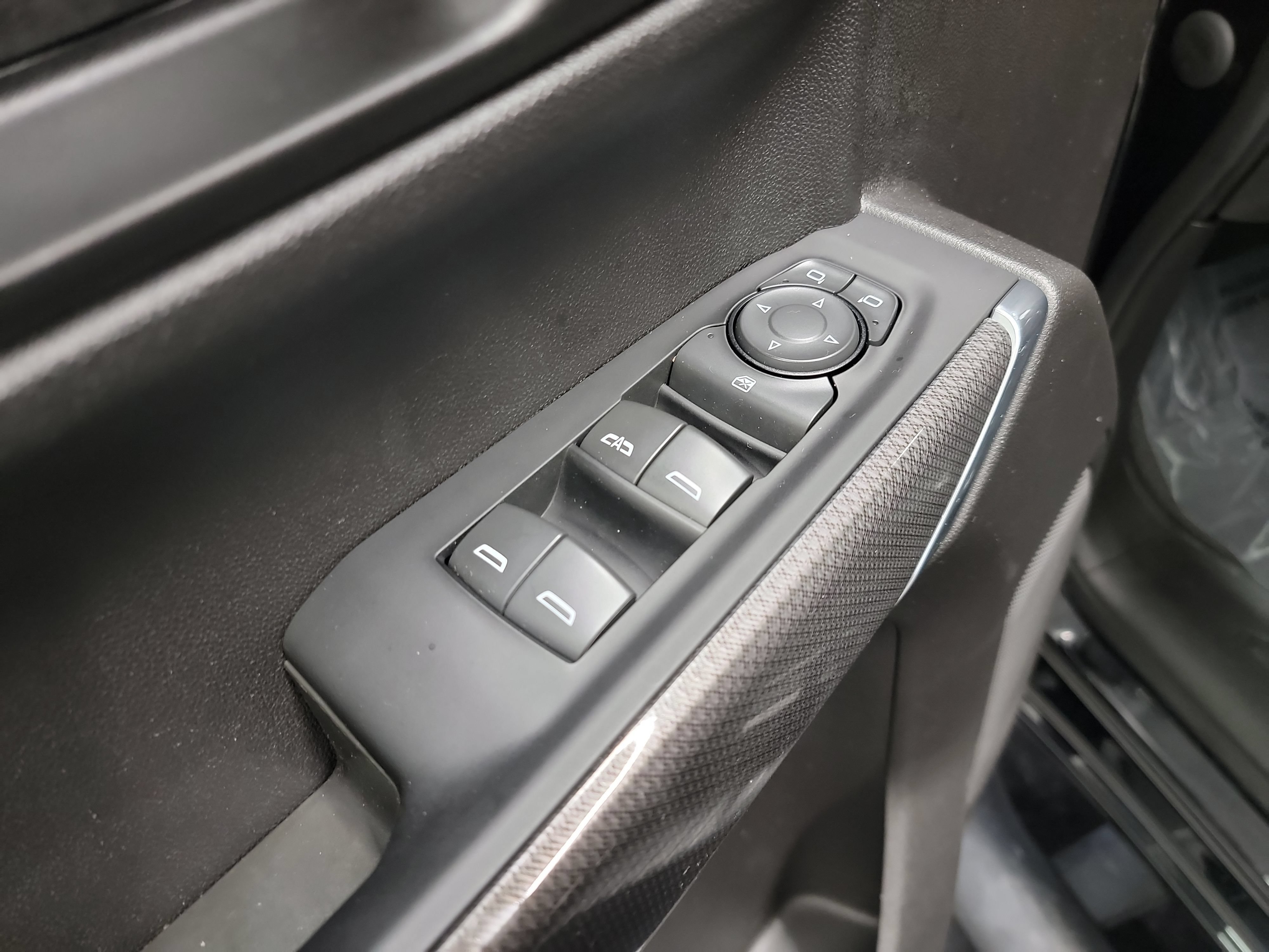 Used 2022 Chevrolet Silverado 1500 Custom Trail Boss w/ Midnight Edition AWD/4WD image 14