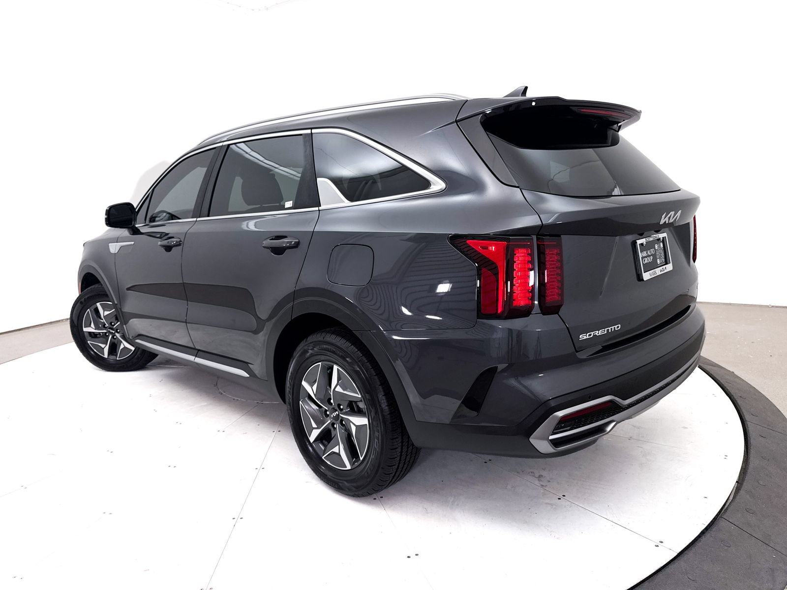 Certified 2023 Kia Sorento EX FWD image 2