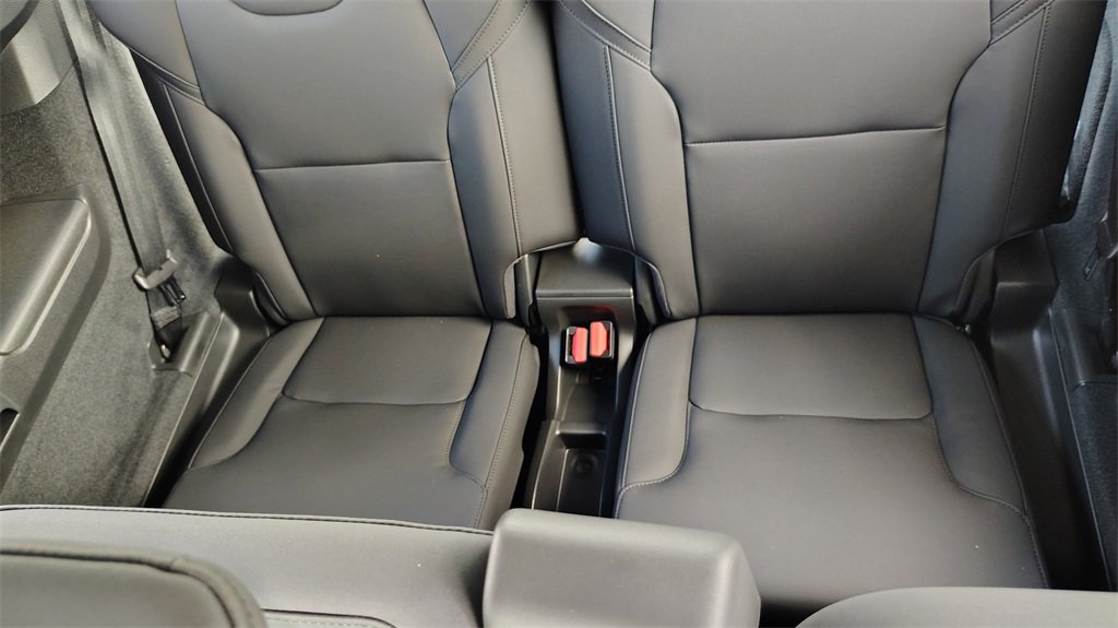 New 2026 Volvo XC90 B6 Plus w/ Protection Package Premier image 32