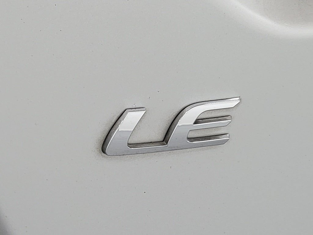 Used 2021 Toyota Corolla LE FWD image 9