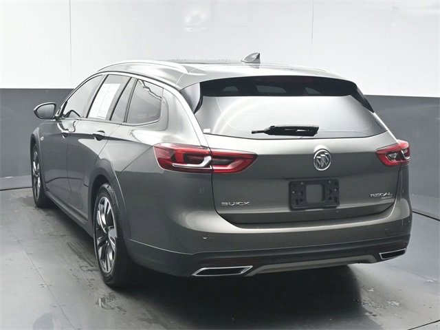 Used 2018 Buick Regal Essence w/ Driver Confidence Package #1 image 6