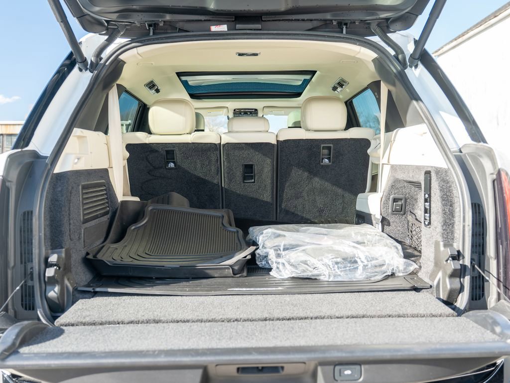 Certified 2024 Land Rover Range Rover Long Wheelbase SE image 38
