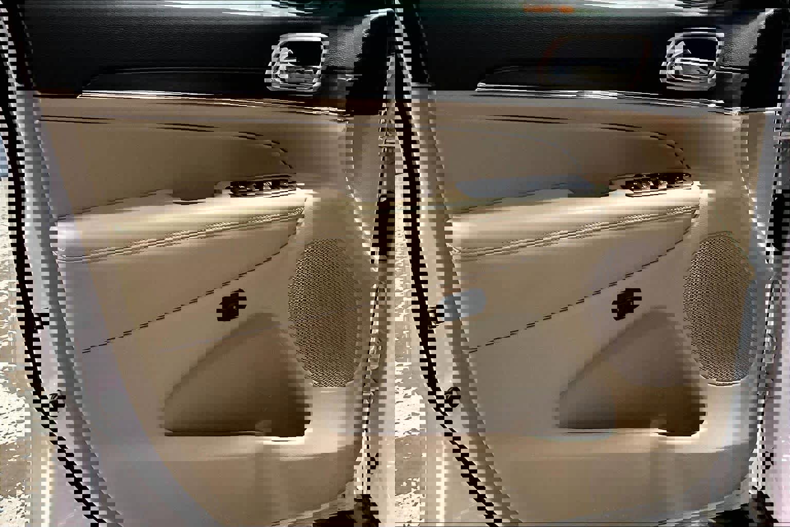 Used 2017 Jeep Grand Cherokee Limited image 21