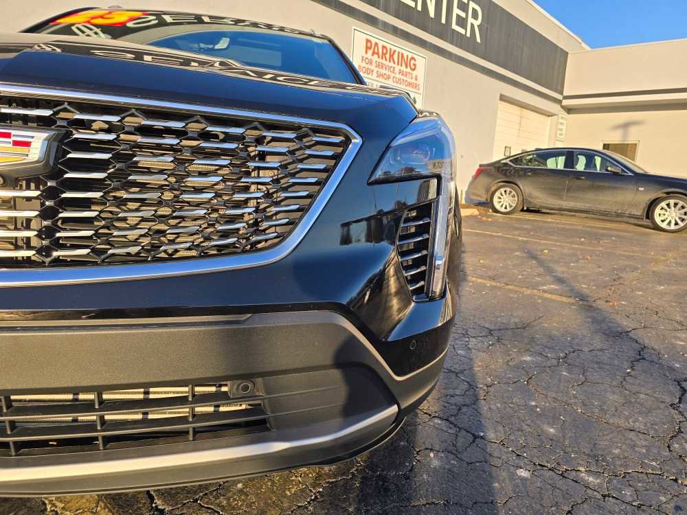 Used 2023 Cadillac XT4 Premium Luxury w/ Technology Package image 3
