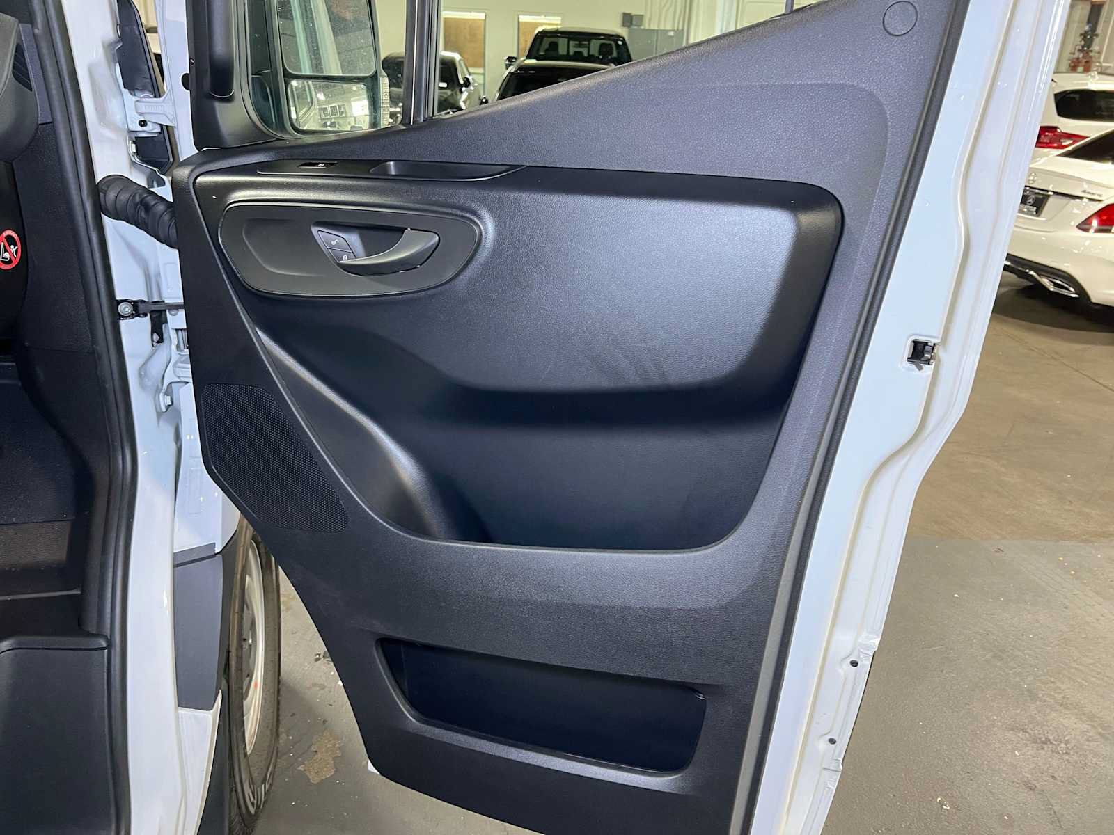 Used 2025 Mercedes-Benz Sprinter 2500 image 10