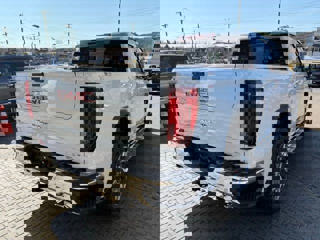 New 2026 GMC Sierra 1500 SLT w/ SLT Premium Plus Package image 8