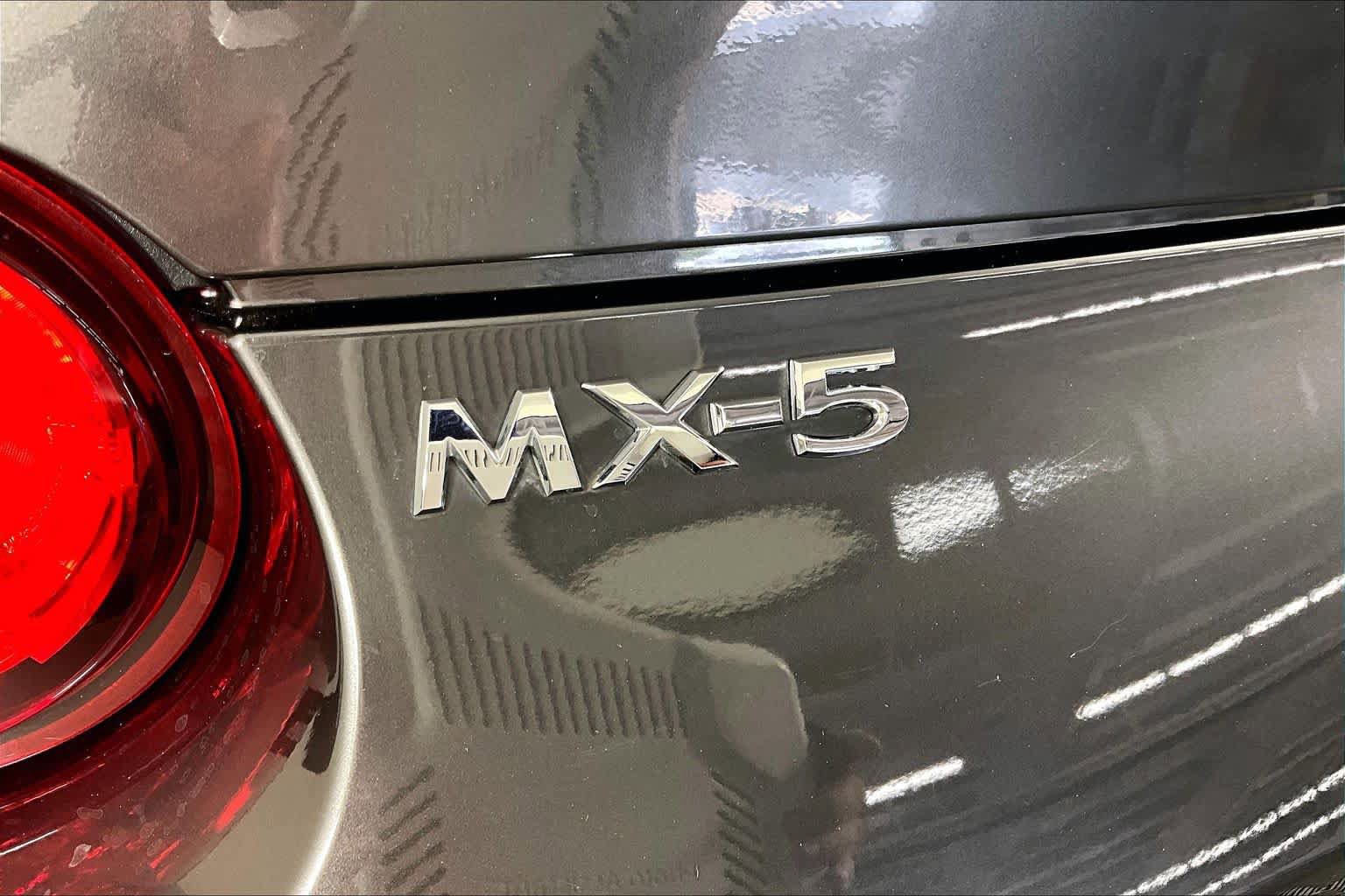 Used 2020 MAZDA MX-5 Miata RF Grand Touring RWD image 28