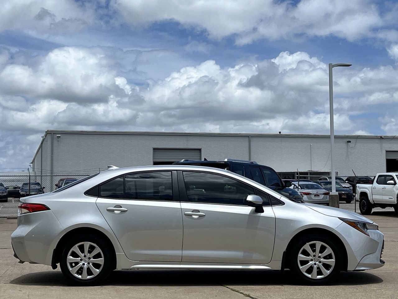 Used 2025 Toyota Corolla LE FWD image 3