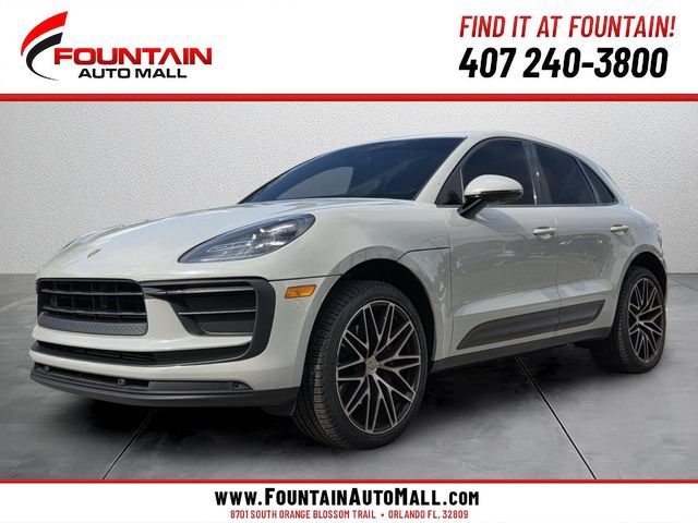 Used 2022 Porsche Macan AWD/4WD image 1