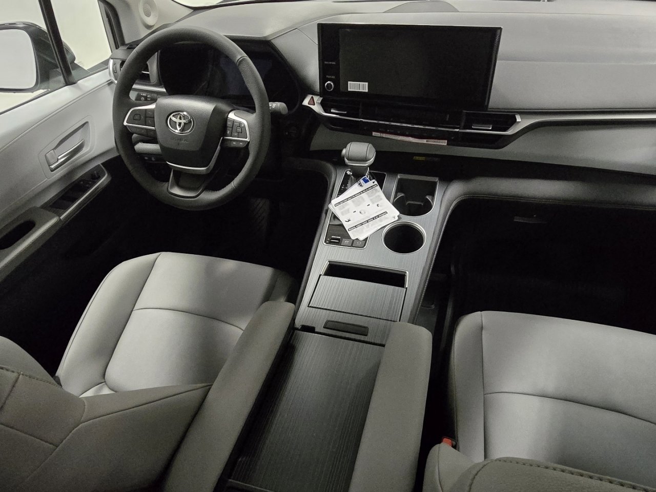 New 2026 Toyota Sienna XLE image 24