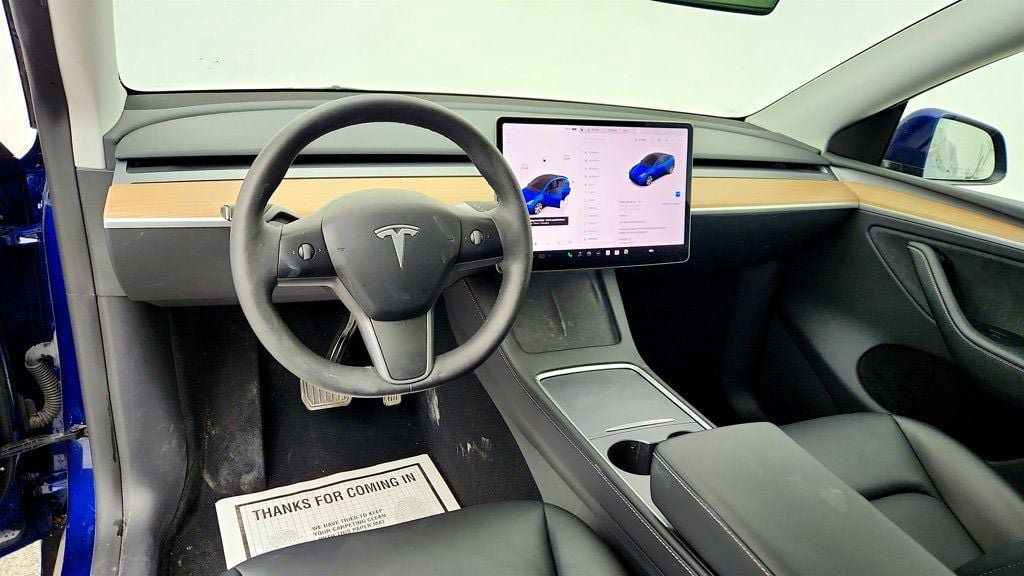 Used 2024 Tesla Model Y Long Range image 12