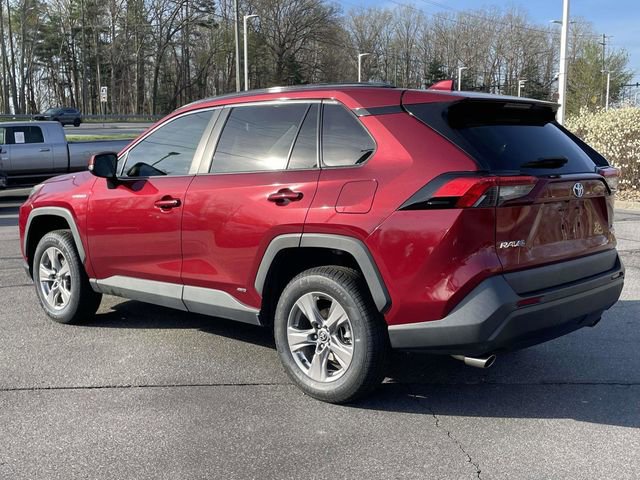 Used 2021 Toyota RAV4 XLE w/ Convenience Package image 3