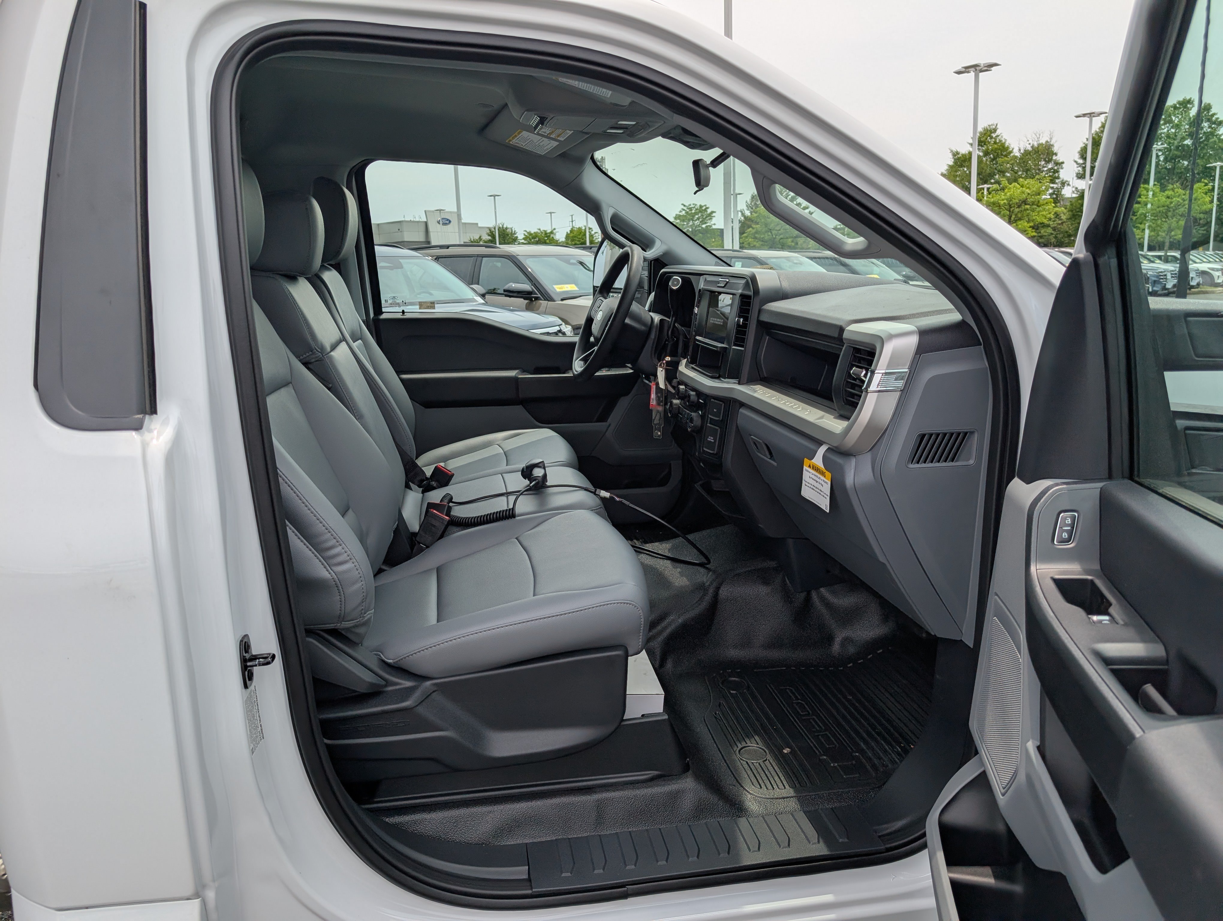 New 2026 Ford F550 4x4 Regular Cab Super Duty image 7