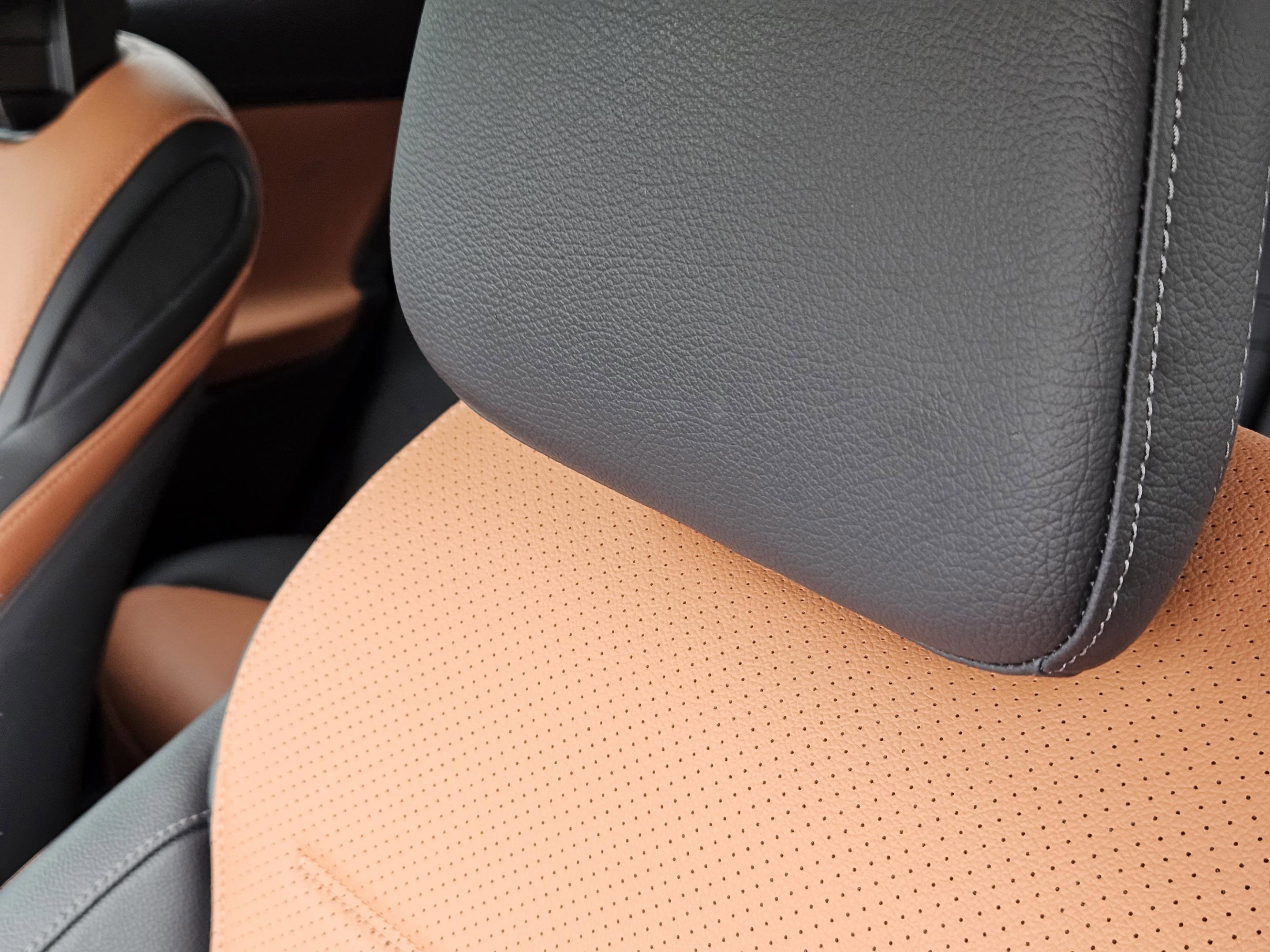 Certified 2025 Mercedes-Benz GLC 300 4MATIC image 7