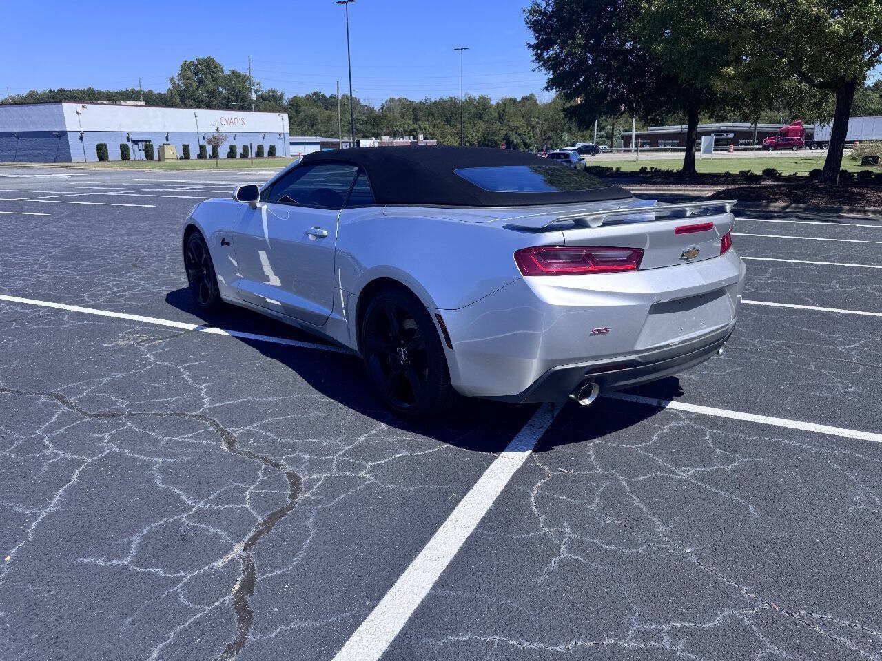 Used 2017 Chevrolet Camaro SS RWD image 7