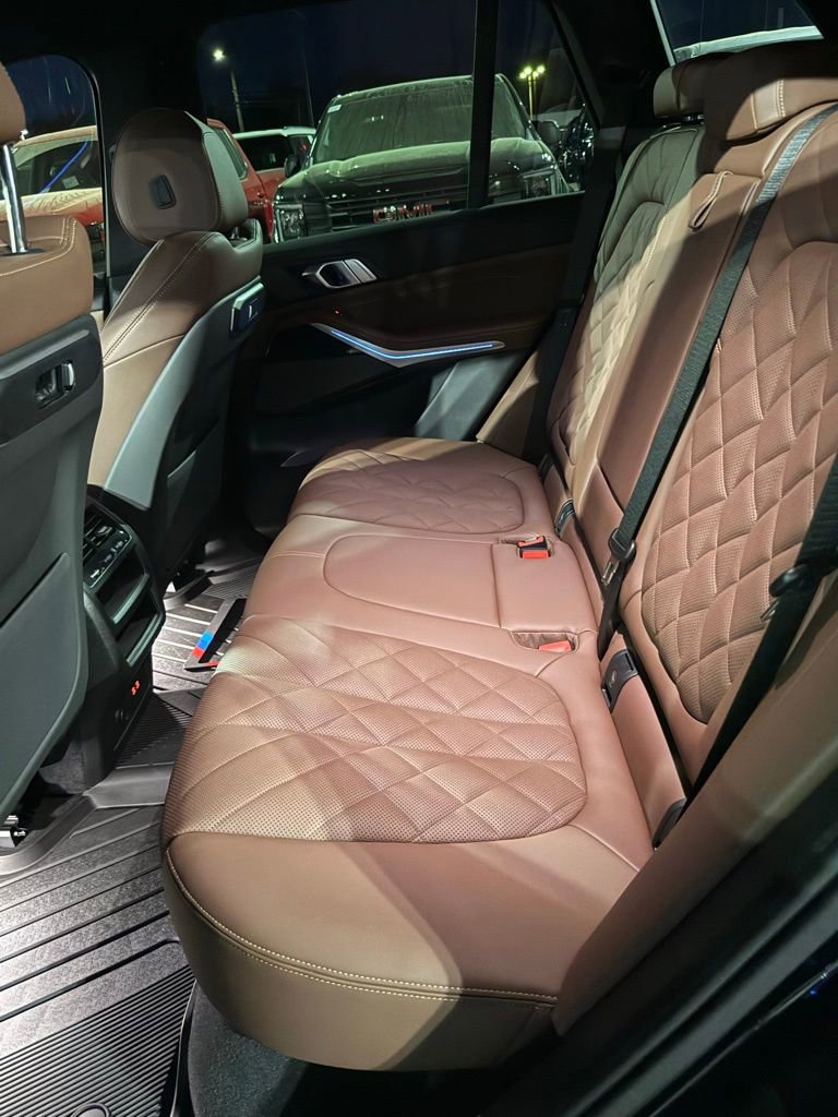 Used 2026 BMW X5 xDrive50e w/ M Sport Package image 11
