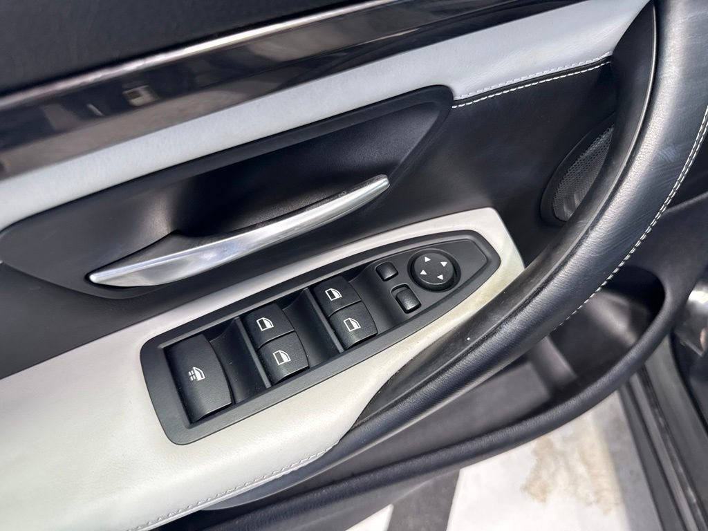 Used 2015 BMW M4 Convertible RWD image 11