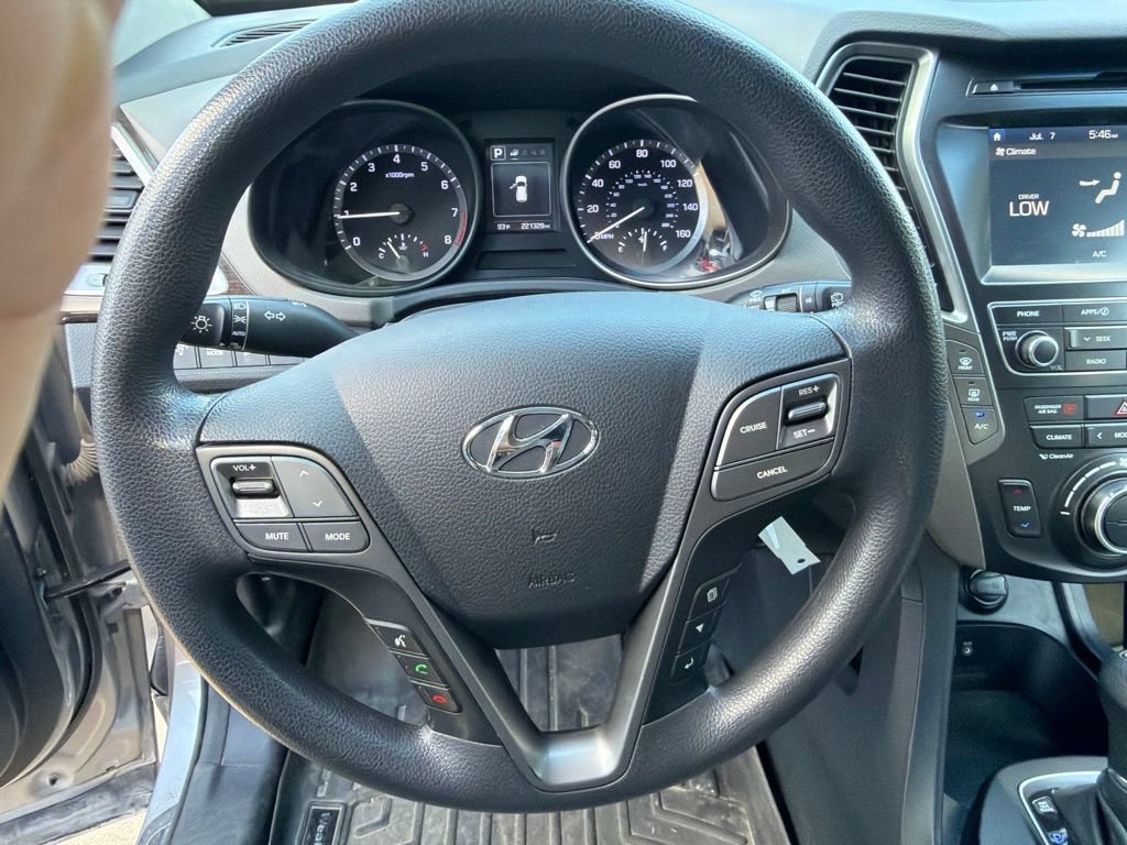 Used 2017 Hyundai Santa Fe SE w/ Cargo Package AWD/4WD image 18