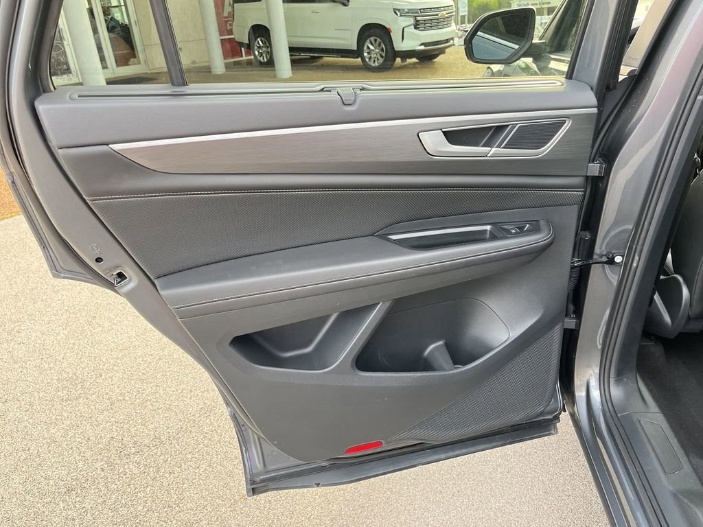 Used 2025 Volkswagen Atlas Cross Sport SE FWD image 26
