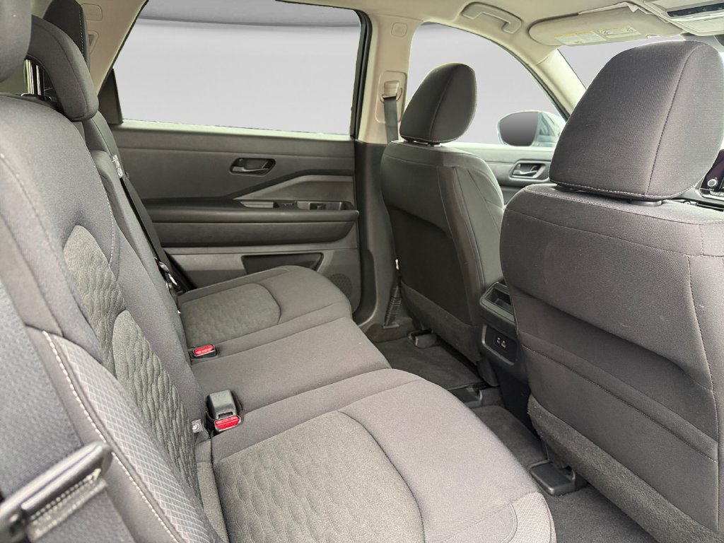 Used 2024 Nissan Pathfinder S FWD image 18