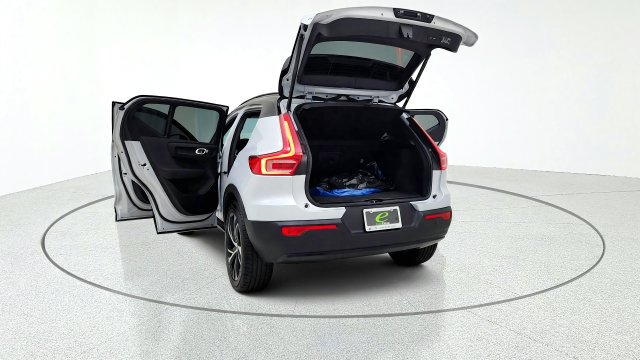 Used 2022 Volvo XC40 T4 R-Design w/ Protection Package Premier FWD image 16