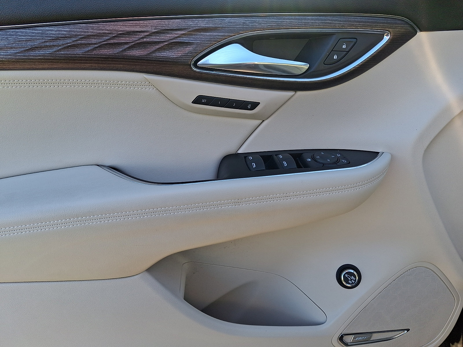 Certified 2023 Buick Envision Avenir AWD/4WD image 12