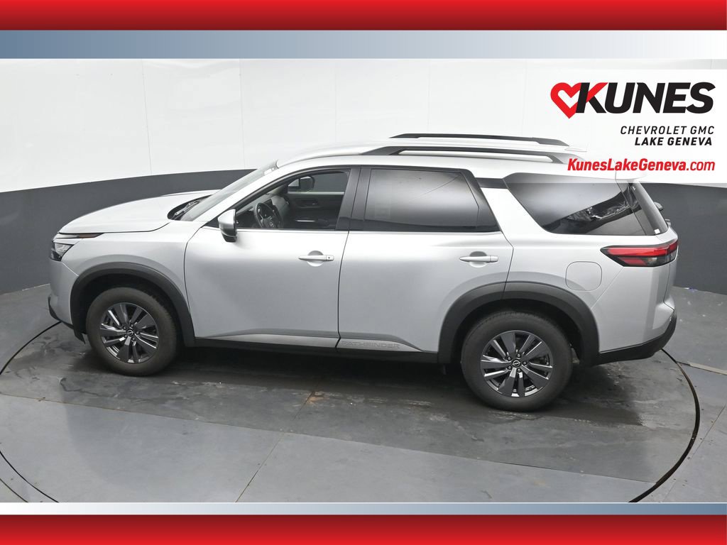 Used 2025 Nissan Pathfinder SV FWD image 37