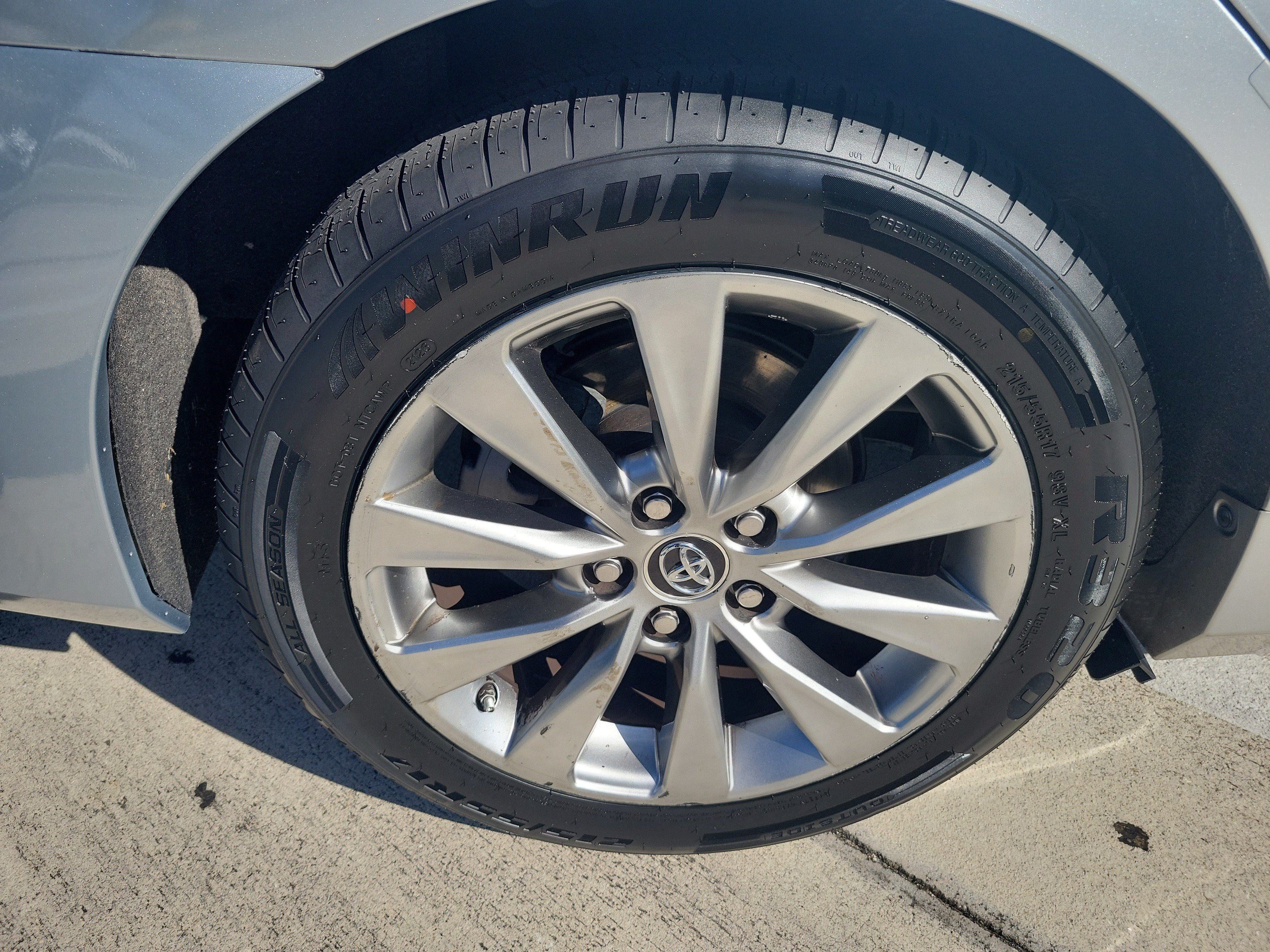 Used 2015 Toyota Camry XLE FWD image 8
