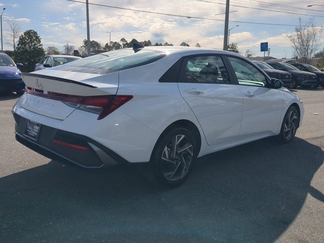 Certified 2025 Hyundai Elantra Sport FWD image 5