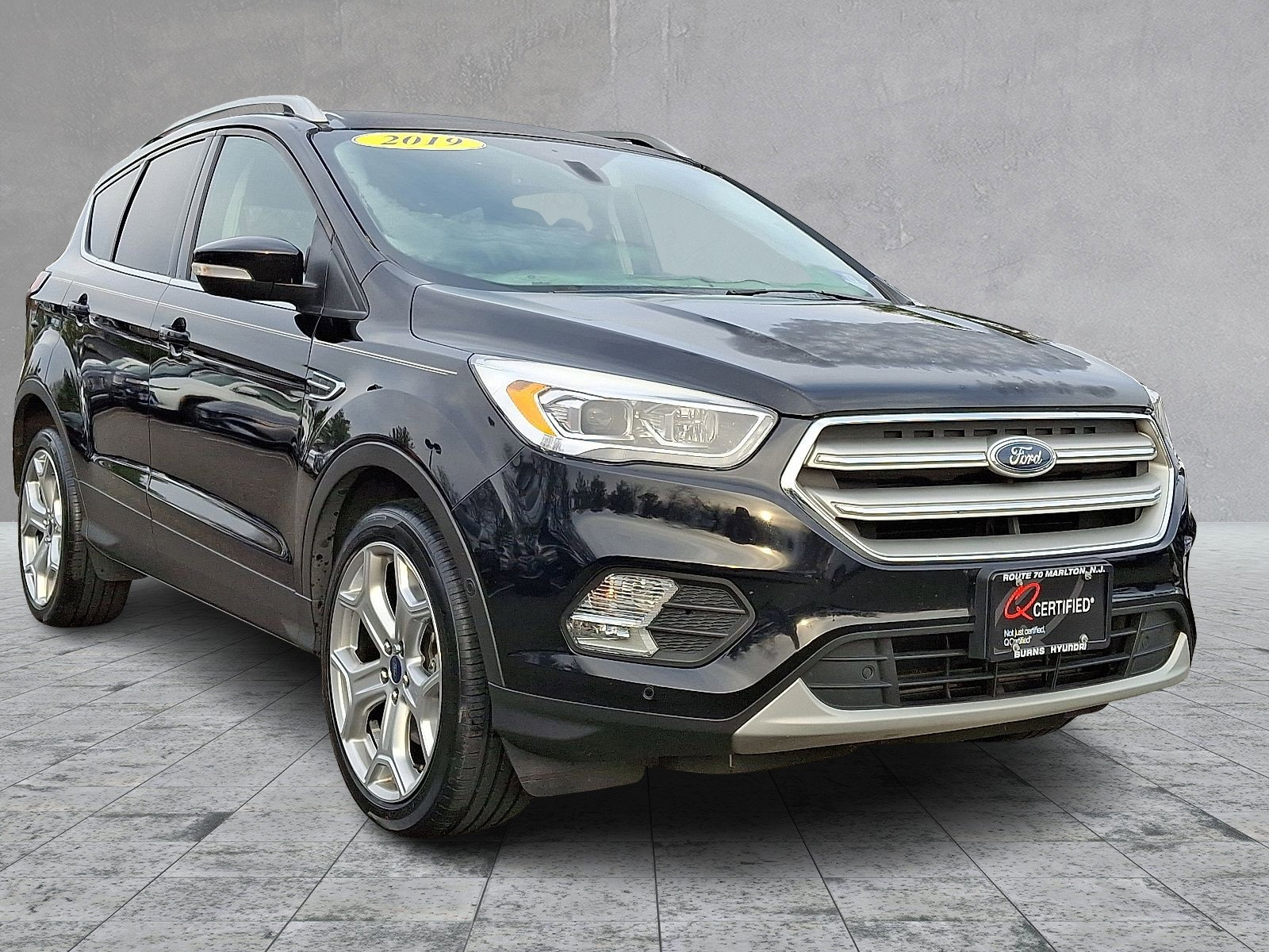 Used 2019 Ford Escape Titanium image 2