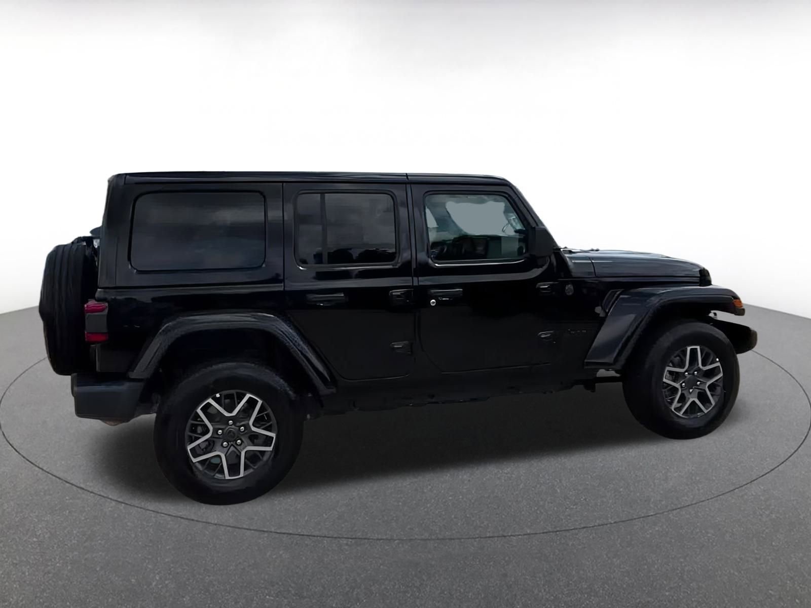 Used 2025 Jeep Wrangler Sahara image 11